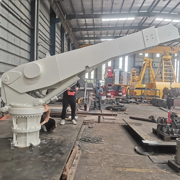 telescopic boom deck crane